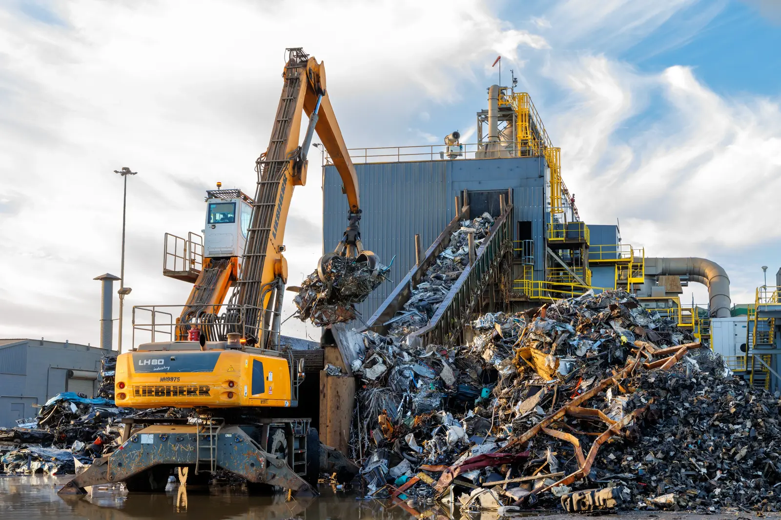 Metal recycling services Industrial metal recycling services at scrap yard